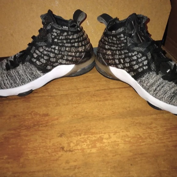 basketball shoe nike lebron 17 oreo